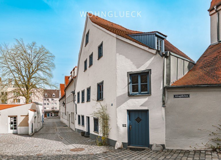 Au�enansicht Augsburg Einfamilienhaus HISTORISCHES JUWEL: DENKMALGESCH�TZTES STADTDOMIZIL MIT GARTEN