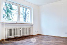Heller Wohnbereich mit Zugang zur Loggia LECHHAUSEN: GROSSZ�GIGE 2-ZI.-WHG MIT TRAUMHAFTER LOGGIA
