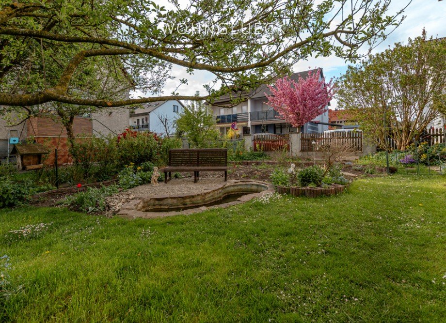 Liebevoll gestalteter Garten Einfamilienhaus Augsburg / Lechhausen