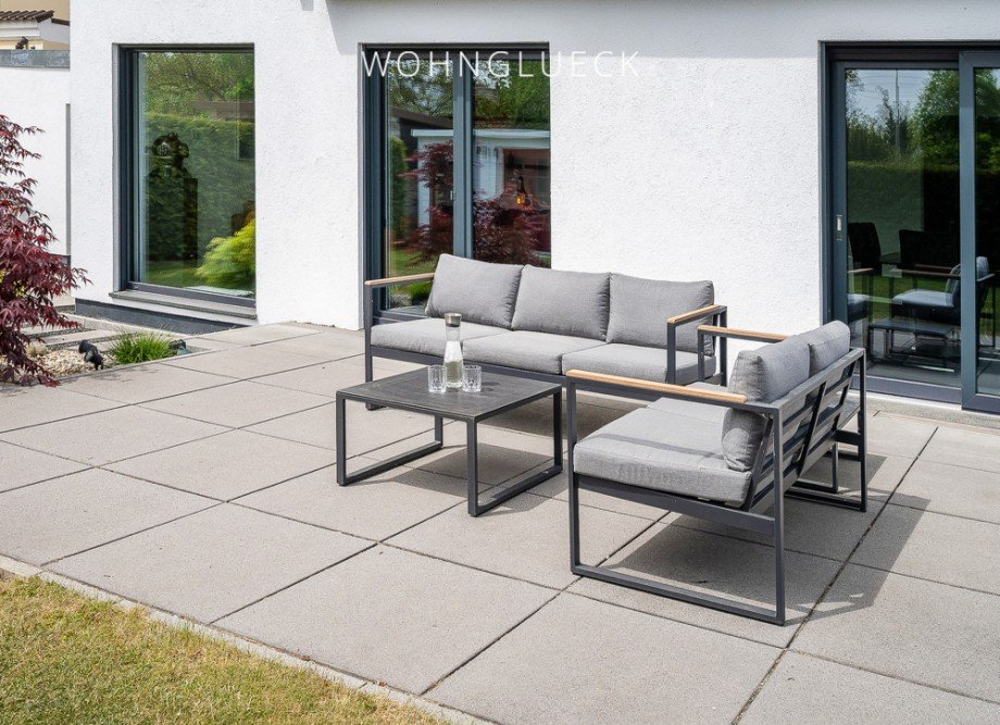 Terrasse mit ma�gefertiger Markise Einfamilienhaus Augsburg / Hammerschmiede