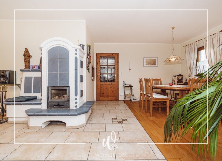 Wohn- und Essbereich Zusamaltheim Einfamilienhaus CHARMANTES EINFAMILIENHAUS MIT GARTEN IN RUHIGER LANGE IN ZUSAMALTHEIM