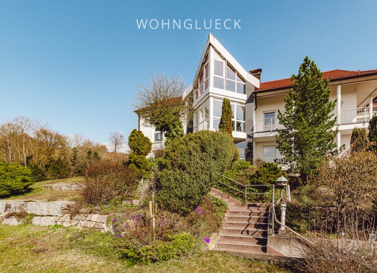 Ansicht Harburg Villa ELEGANTE VILLA IN HANGLAGE MIT SAGENHAFTEM WEITBLICK