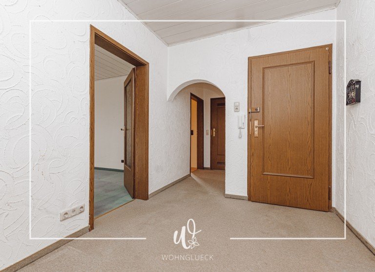 Flur Augsburg / Pfersee Etagenwohnung HELLE 3-ZIMMER- WOHNUNG IN AUGSBURG-PFERSEE