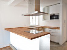 Einbauk�che mit Echtholzplatte DESIGNERWOHNUNG: HISTORISCHE 2-ZI.-WHG MIT EBK