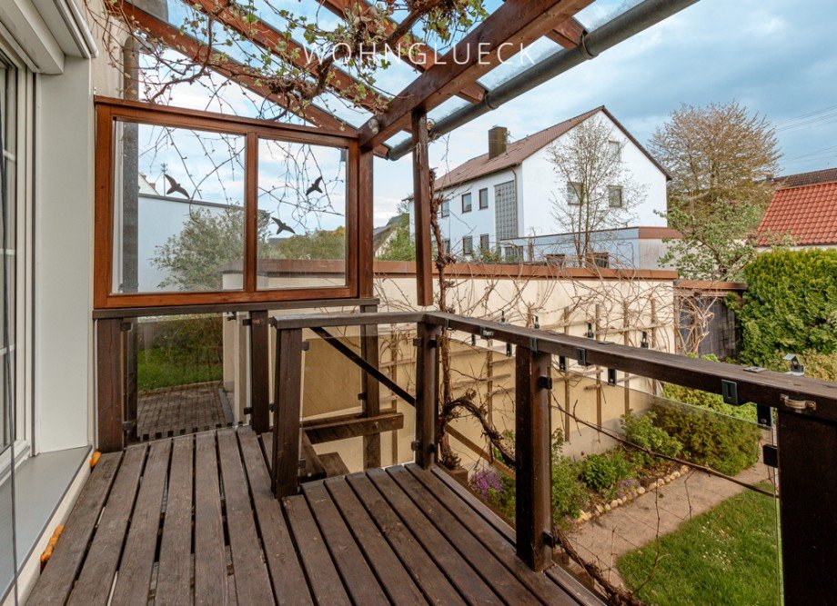 Terrasse mit Blick in den Garten Einfamilienhaus Augsburg / Lechhausen