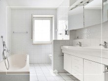 Masterbad PLATZ F�R FAMILIEN: HAUS IN HAUS MIT EINLIEGERWOHNUNG