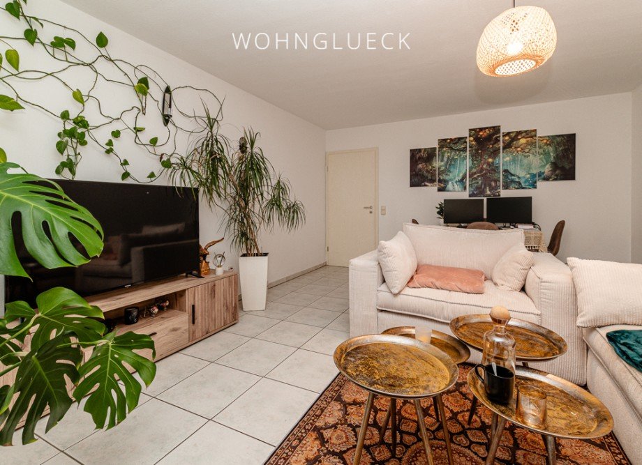 Wohnzimmer mit Zugang auf die Terrasse Erdgeschosswohnung Gersthofen