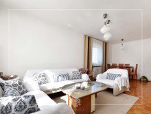 Wohnzimmer mit Zugang zum Balkon ZENTRALE 3-ZI.-WOHNUNG MIT WEITBLICK IN NEUS�SS