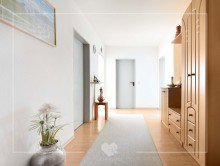 Gro�z�giger Eingangsbereich ZENTRALE 3-ZI.-WOHNUNG MIT WEITBLICK IN NEUS�SS