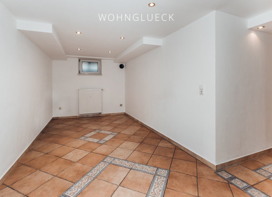 Einheit im Untergeschoss Erdgeschosswohnung Augsburg / Kriegshaber