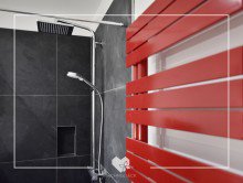 Modernes Badezimmer mit stylischen Akzenten DESIGNERWOHNUNG: HISTORISCHE 2-ZI.-WHG MIT EBK