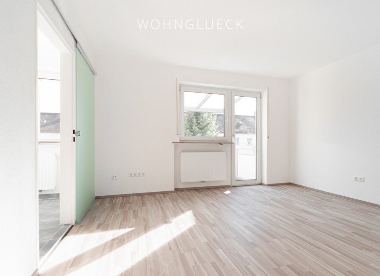 Wohnzimmer Augsburg Etagenwohnung HELLE 2 -ZIMMER WOHNUNG MIT BALKON IN HOCHZOLL